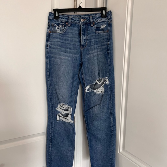Women's American Eagle Ripped Jeans - Picture 1 of 4